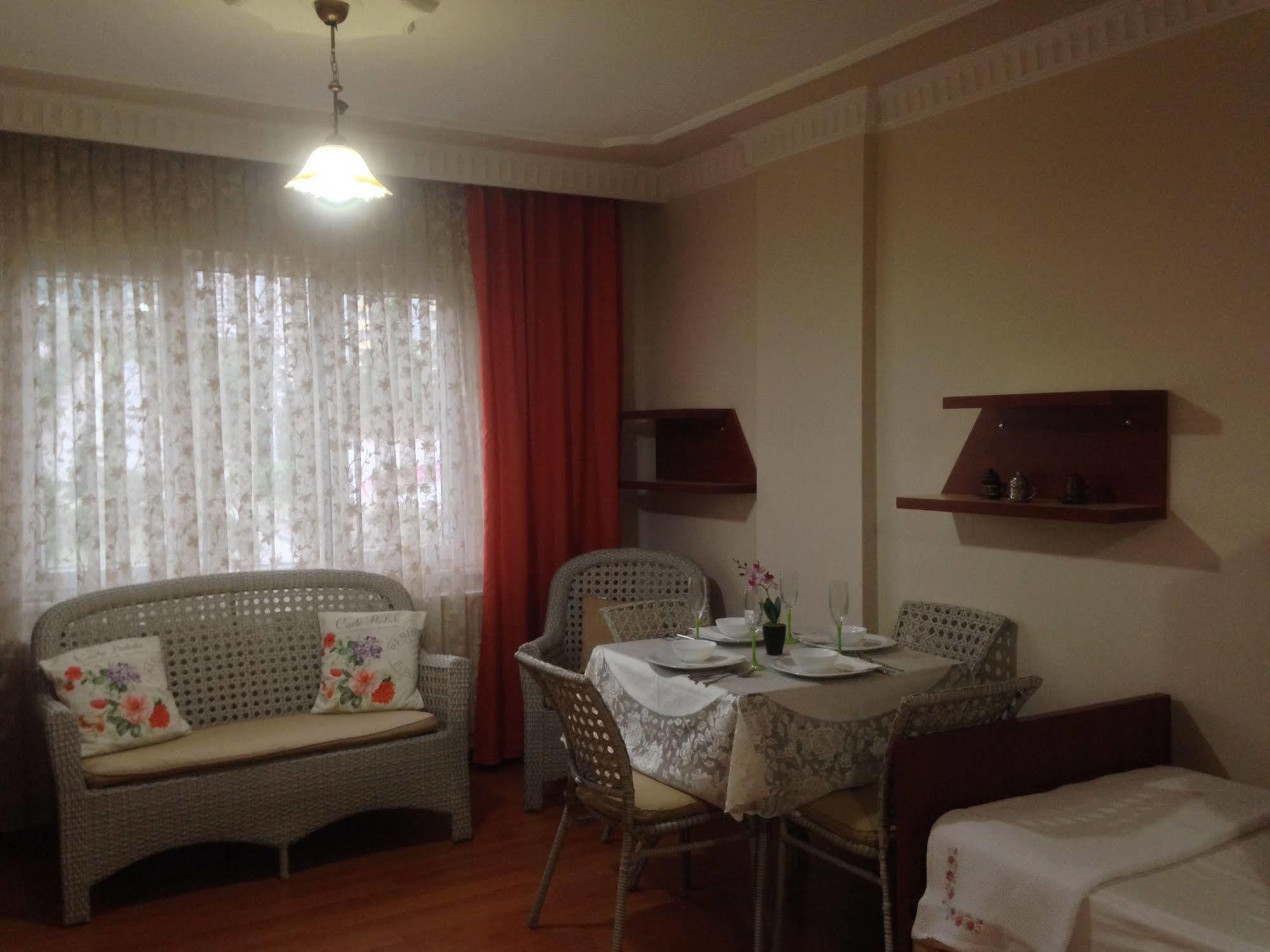 Nazli Apartment ทรับซอน ภายนอก รูปภาพ